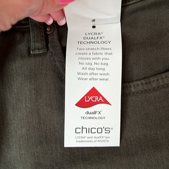 NWT Chico’s Slimming Paisley Hem Ankle Jeans - Picture 7 of 13